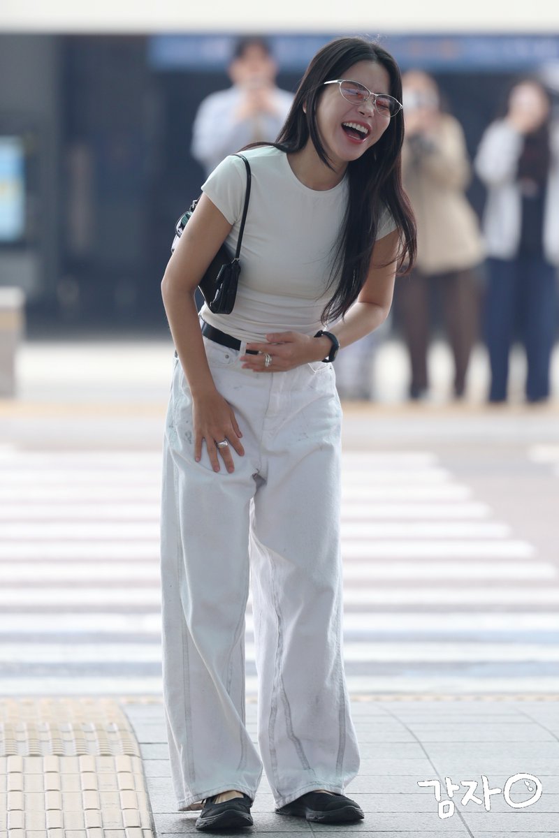 gamja619's tweet image. 260502 Solar ICN Departure🐰

용맹이 귀여워🥹

#솔라 #마마무 #solar #mamamoo
