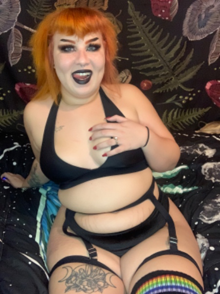 Pulse_puppet's tweet photo. Hey y’all! Don’t forget you can tip me with gifts from my wishlist on throne!! If you buy something for me you get a FREE custom set of pictures. 🥰🥰🦇🦇 https://t.co/ShNNYVg1N5 https://t.co/nFKvquGxzw
