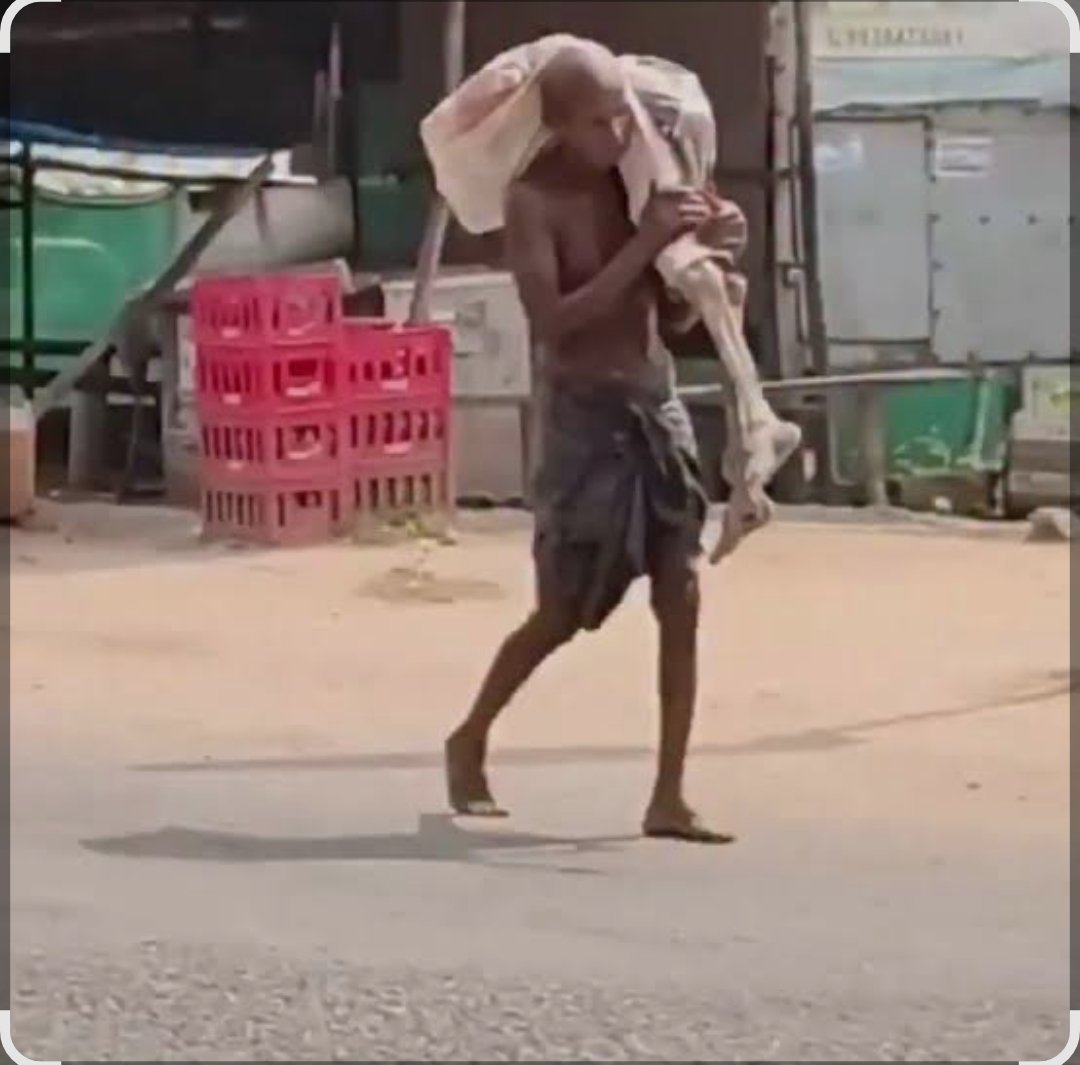 adultbanker's tweet photo. अगर आप नियम का पालन करेंगे सारी उम्र ईमानदारी से काम करते रहेंगे कोई नहीं पूछने वाला है आपको, कोई कानून आपके लिए नहीं है

बस एक पागलपन कीजिए फिर सारा देश आपको हीरो बना देगा, सारे नेता आपके दरवाजे पर पहुंच जाएंगे, आपको ढेर सारा रुपया और शोहरत फ्री में मिल जाएगा

मेरा देश महान 🙏 https://t.co/n29vyKDq0r