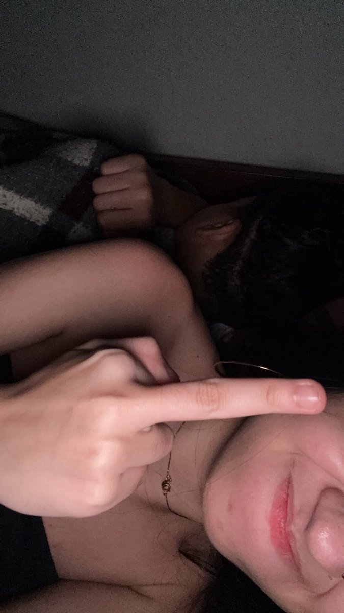 amo escutar os ronquinhos dessa mulher :(