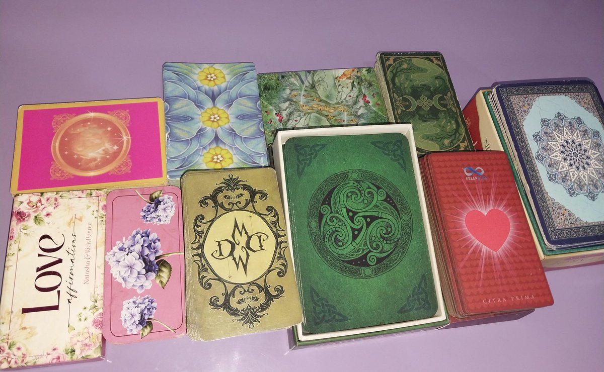 Chio - Tarot Reader ✨️ tweet media
