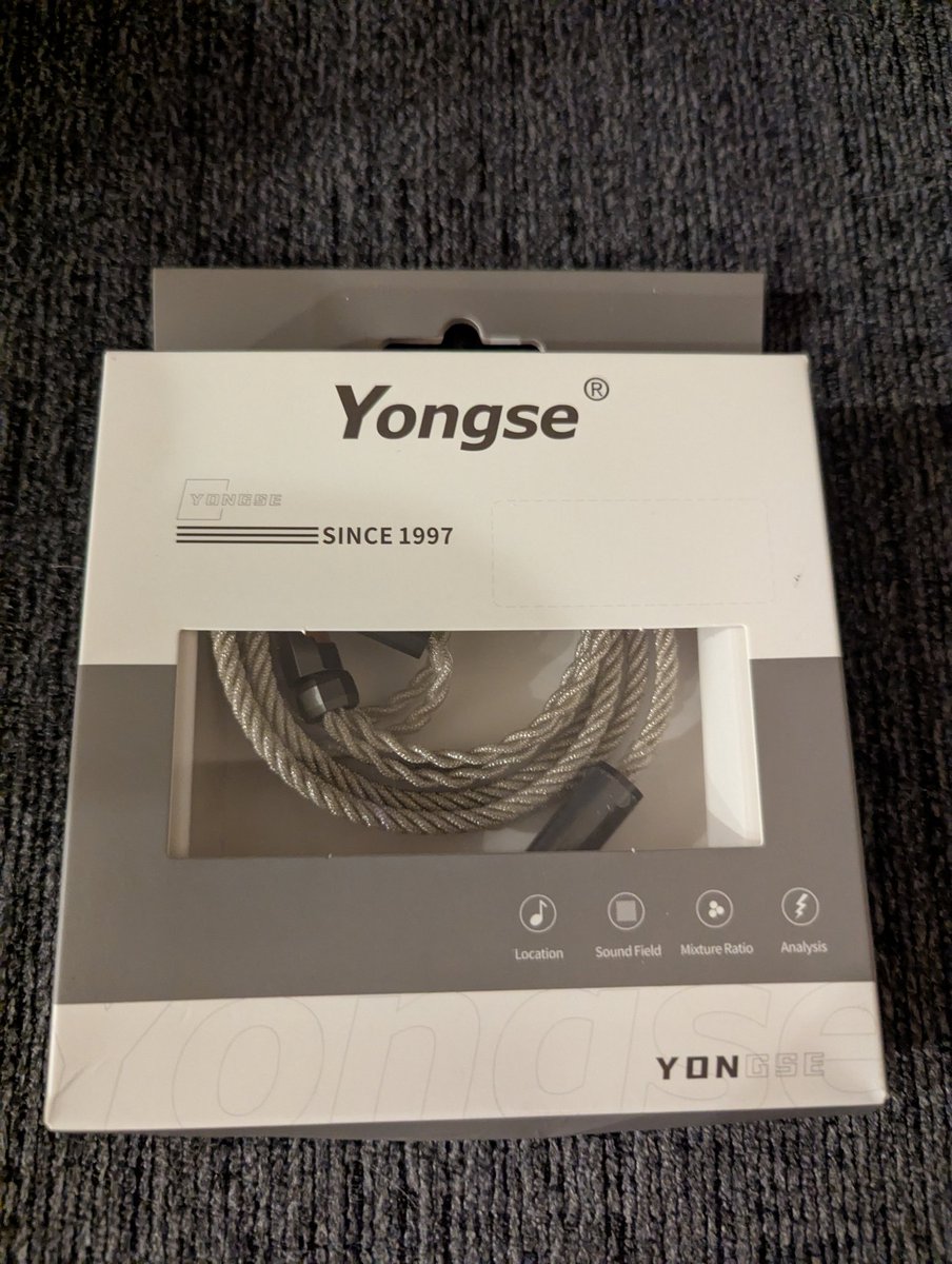 Yongse Mars届いた🥰 ケーブルは少し太く硬いでもよく曲がる。見た目