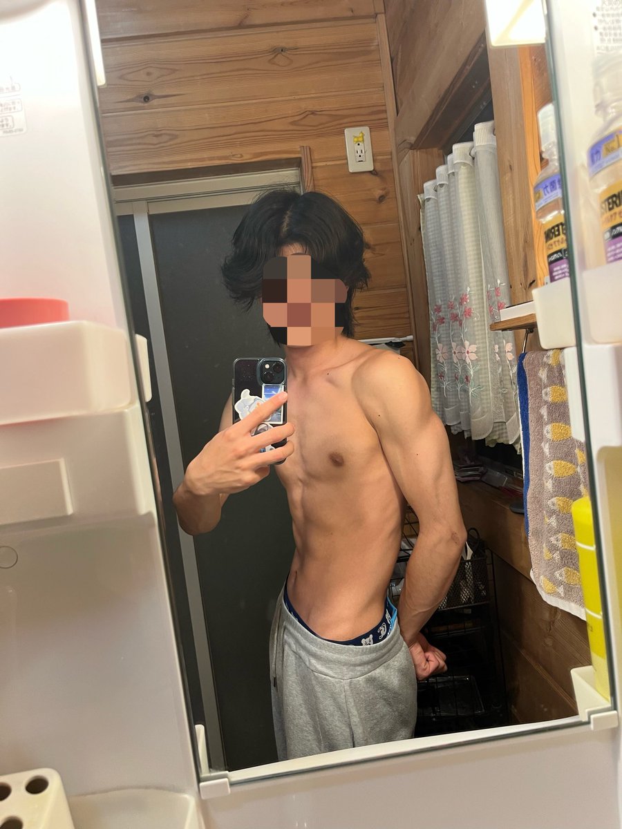 あつ tweet media