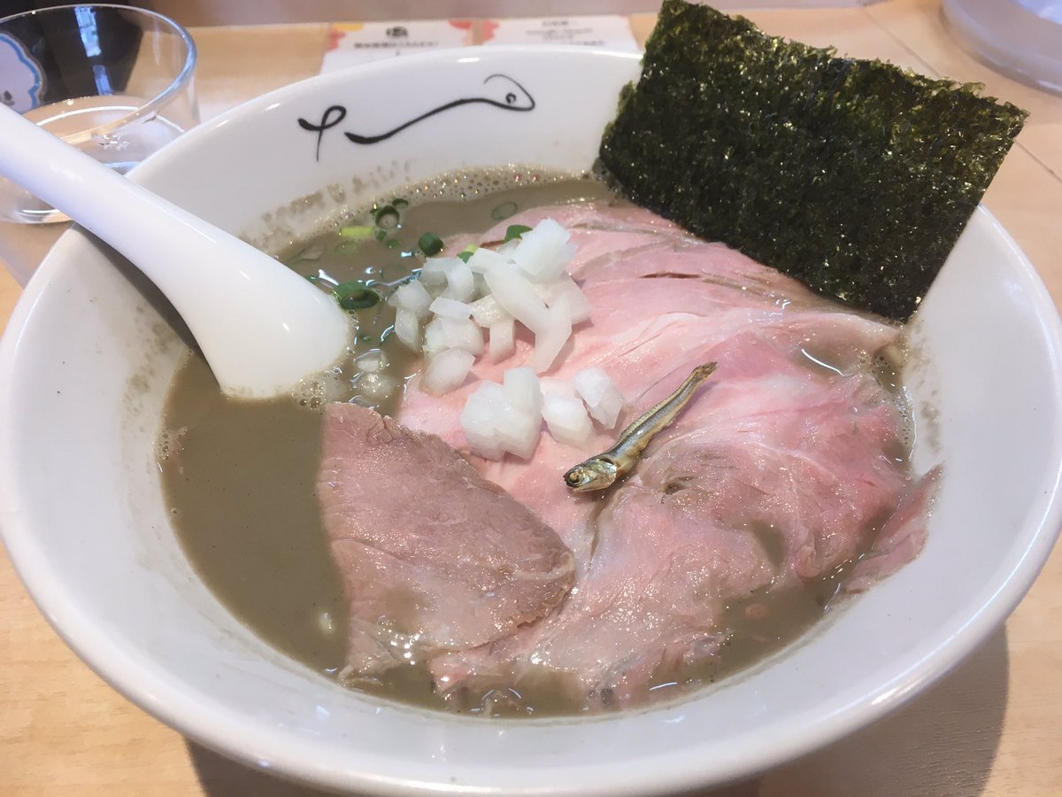 やたらう tweet media