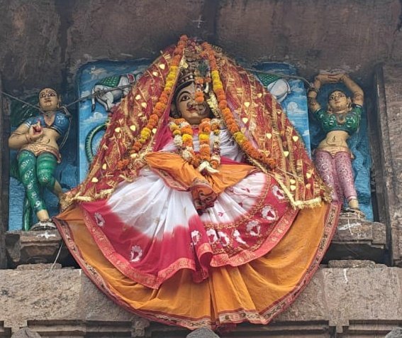 AbhiSbunny's tweet image. Patitapaban Mahaprabhu Divya Mangal Alati(2/5/2026) #Puri
ॐ ଦେବ ଦେବ ଜଗନ୍ନାଥଃ ପ୍ରପନ୍ନାର୍ତ୍ତି ବିନାଶନଃ I
ତ୍ରାହିମାଂ ପୁଣ୍ଡରୀକାକ୍ଷଃ ପତିତଂ ଭବସାଗରେ 
 @jag_ind @odiapolice  @OdiaCulture @SJTA_Puri @JagannathaDham @NilimaPriya21 @Ama_Jagannath @bstripathy12 @AMITABHTHAKUR21 @arvindpadhee