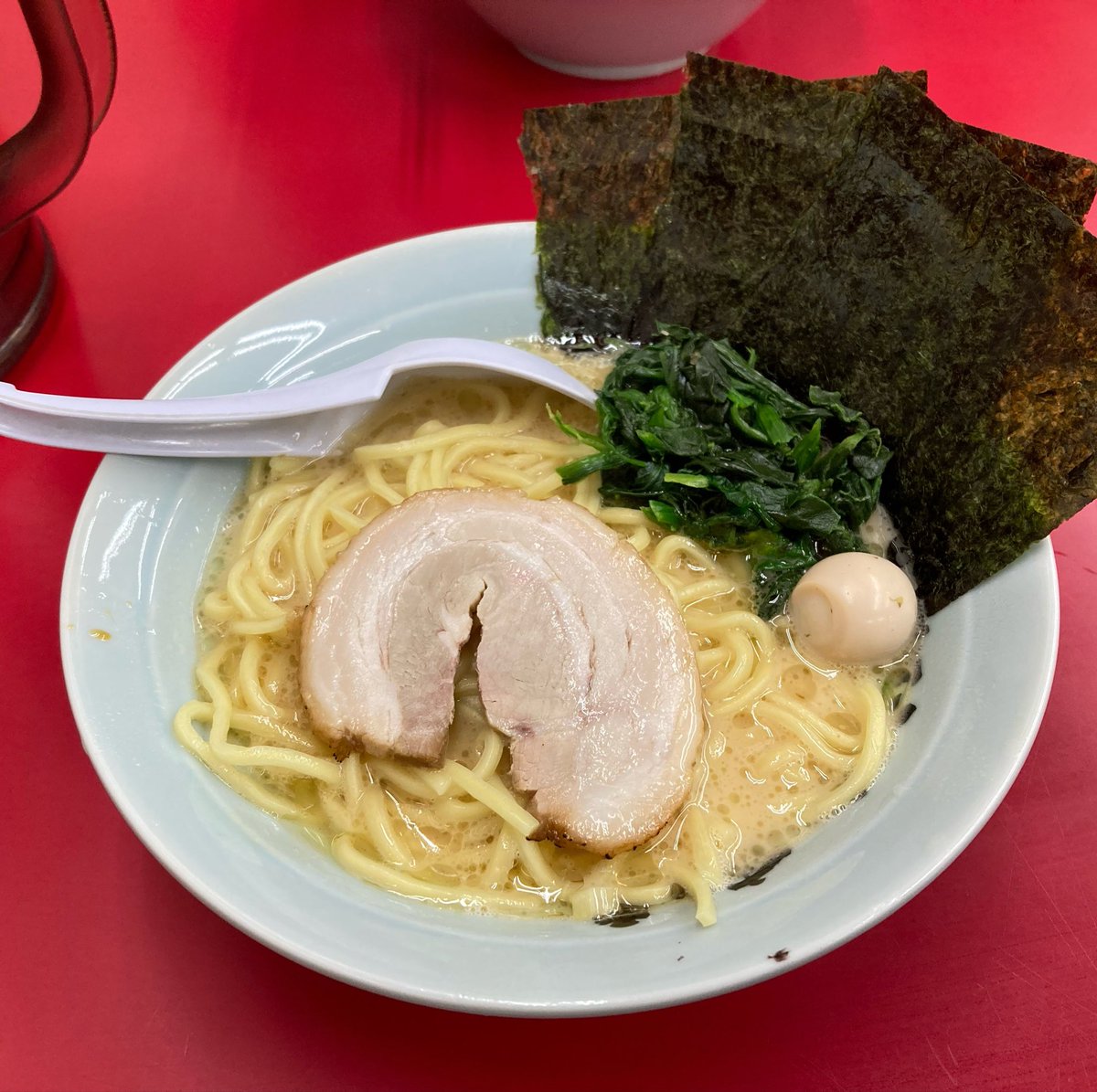 硬め濃いめ多め
スープは米と全て飲み干す
やっぱこれだわ