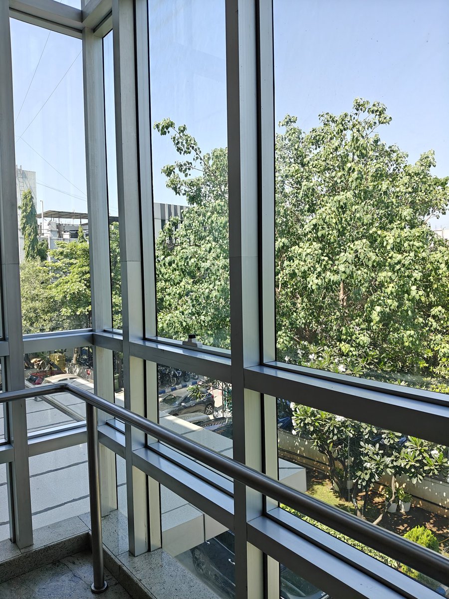 SwipesAndSmiles's tweet image. My View today.

But I wouldn't wish for anyone Or loved ones to be here.

#life
#prayers
#priorities
#health 
#family