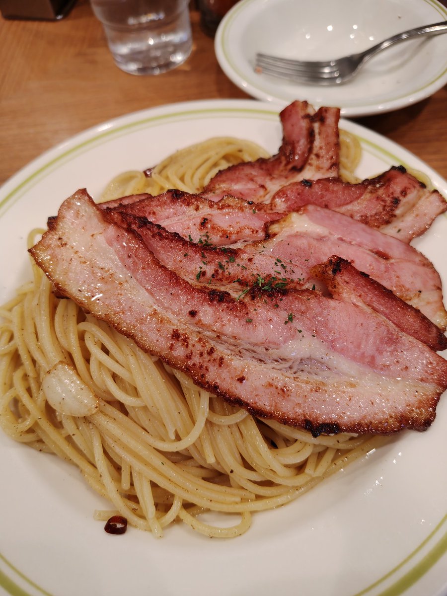 ハフン tweet media