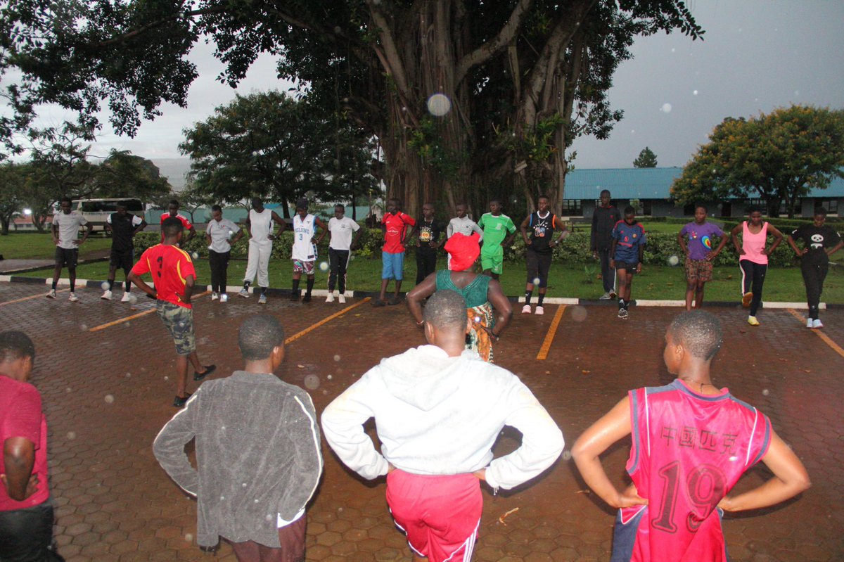 CALUFU2026's tweet photo. Aujourd’hui, activité sportive.
La zumba est facile et amusante.
Bravo à tous les élèves ! 👏
CALUFU Jinja – 1ʳᵉ édition Aujourd’hui, activité sportive.
La zumba est facile et amusante.
Bravo à tous les élèves ! 👏
CALUFU Jinja – 1ʳᵉ édition
Et toi , tu aimes le sport ? Lequel https://t.co/FwgaG39KVm