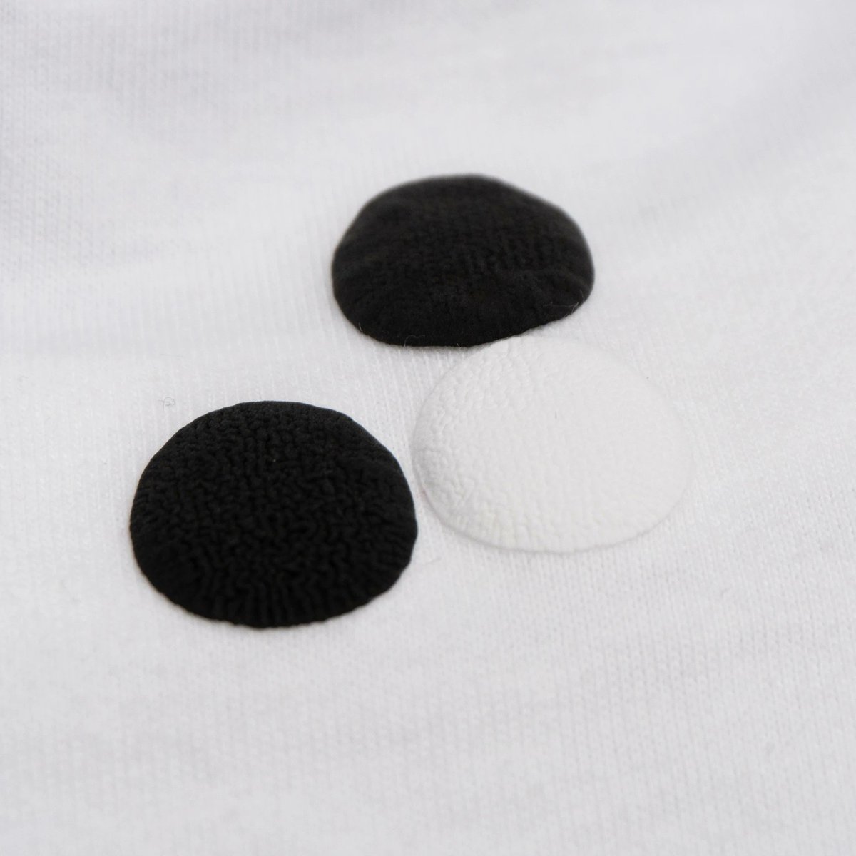 kanitabe_llc's tweet photo. 【KOSUMI新商品】
「背中にハネ」Tシャツ

↓詳細はリプライへ https://t.co/Ua1QGFb8Yl