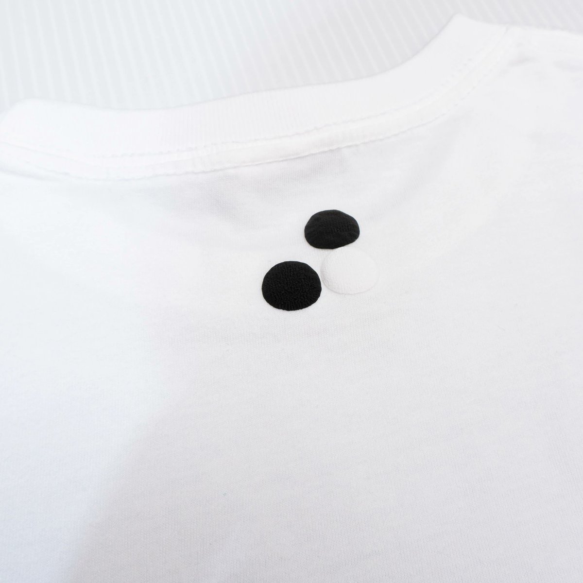 kanitabe_llc's tweet photo. 【KOSUMI新商品】
「背中にハネ」Tシャツ

↓詳細はリプライへ https://t.co/Ua1QGFb8Yl