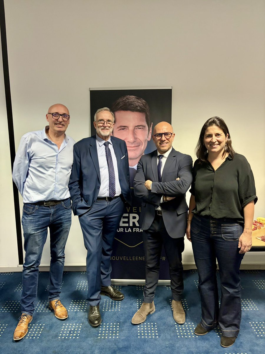 Seb_Populaire's tweet photo. Le Tour de France @Nouv_Energie a fait étape à Besançon : échanges fournis autour du programme de @davidlisnard ! #onlefera
Merci à @blanc_etienne et @bdemontille pour leur présence 🙏
Et encore bravo à @fagaut1 pour sa victoire à la mairie de Besançon ! (1/2) https://t.co/ePFpwo18Ym