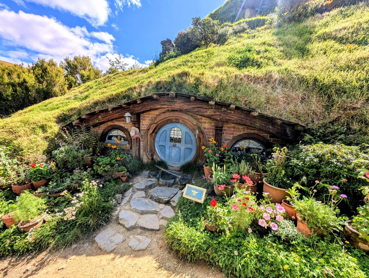 williampueyo's tweet image. Hobbiton village 
#newzeland #photo #travel #voyage