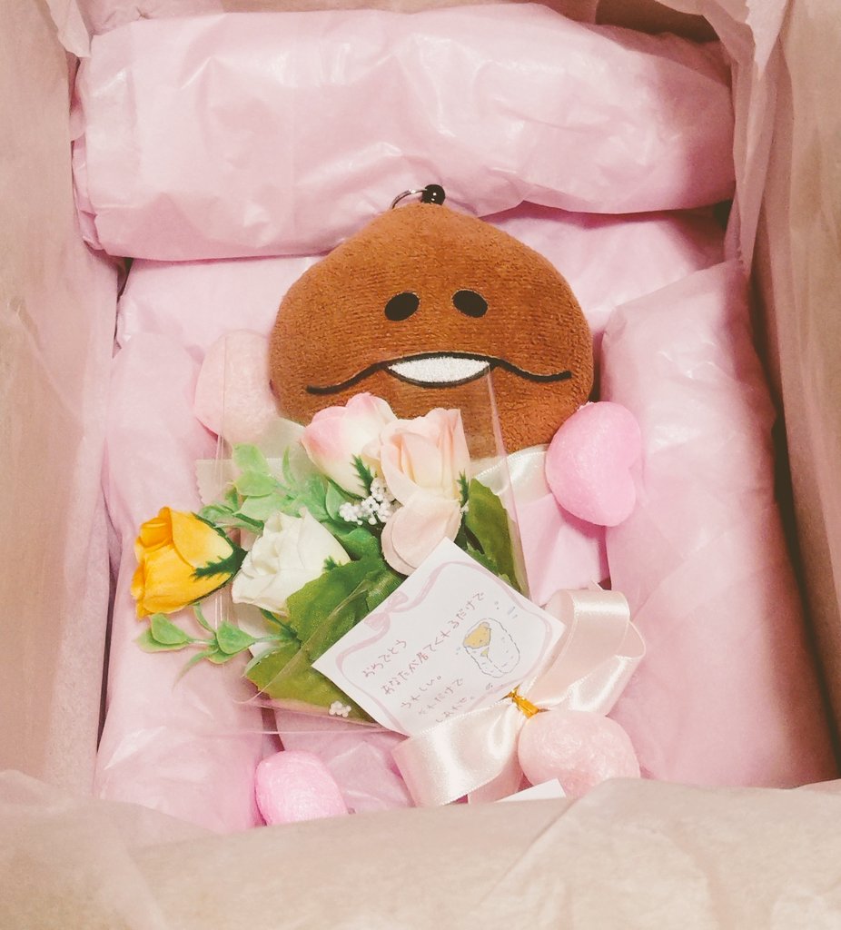 nmkbl777's tweet photo. んふんふ（ただいま〜！）
栽培家の皆様ならご存知かと思いますが、この子はぬいぐるみパスケースのなめこさん
10年以上酷使したリールが限界を迎えたのでぬいぐるみの病院へ…
先日無事帰宅しました！
ぬいぐるみの病院の皆様ありがとうございました！
なめこさん、これからもよろしくね https://t.co/OtS2q7U92K