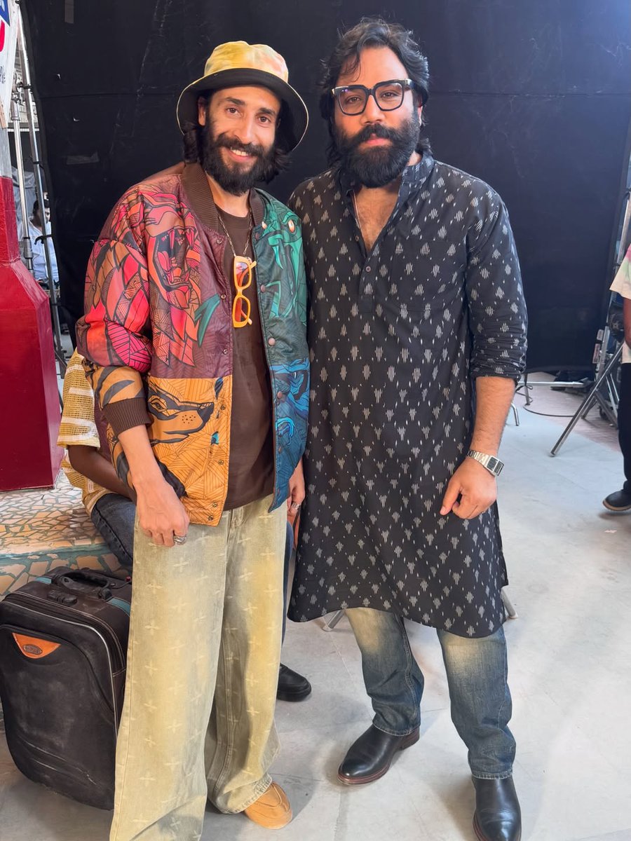 arkavx's tweet photo. Lulli Dakait with Sandeep Reddy Vanga  they’re going to cook hard in Spirit. Can’t wait for the Spirit movie. 🔥

#Prabhas #SandeepReddyVanga #Spirit https://t.co/MsmWe8Nbhu