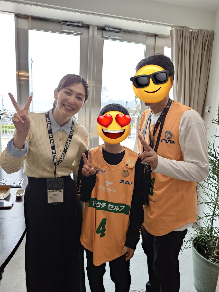 Yamato7705's tweet photo. 色んな有名人と触れ合ってミニバス小僧めちゃ楽しんでました!
#西﨑梨乃 様
#ANIMC 様
#アロニャー 様
#有名なアロブー 様(笑)
#香川ファイブアローズ https://t.co/IV2CbIRnHO