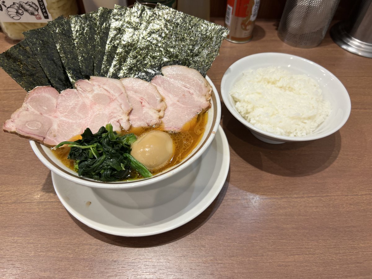 もちか tweet media