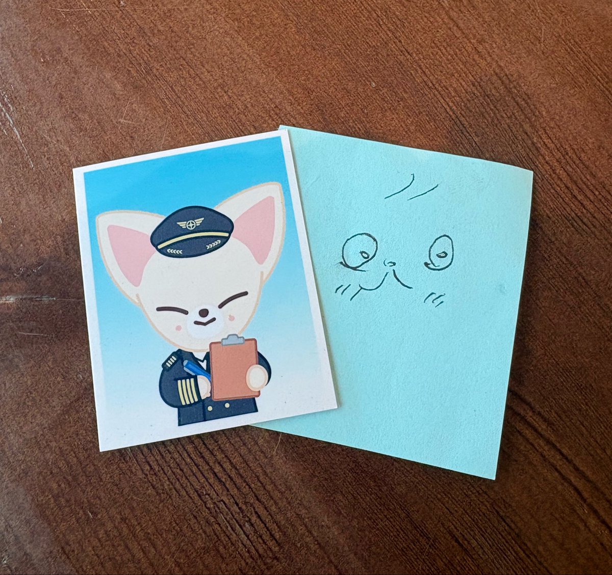 _miniverse0's tweet photo. 팝업 교환 하고 있었는데 직원분이 다가오시더니 누구 교환 하냐고 하셔서 말 했더니 나중에 이거 들고 와서 주심 ㅠㅠㅋㅋ https://t.co/vvhY4qJWeN