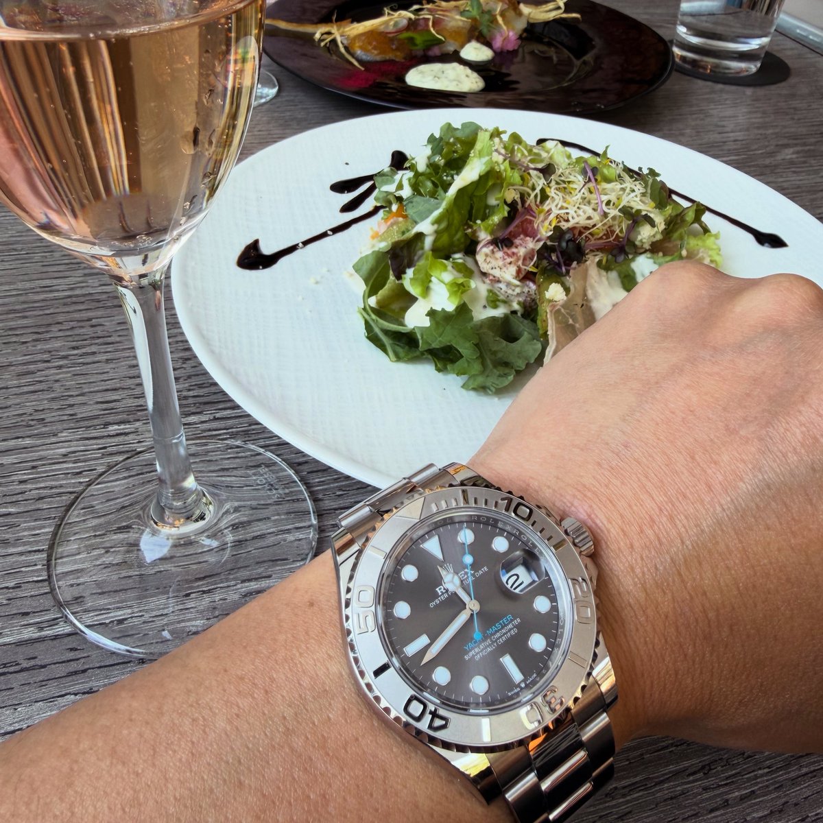 lazukik80's tweet photo. GW初日は表参道のカフェテラスからスタート🍾✨

#ヨットマスター
#yachtmaster 
#126622
#126622rhodium
#rolex https://t.co/YnB92v36vg