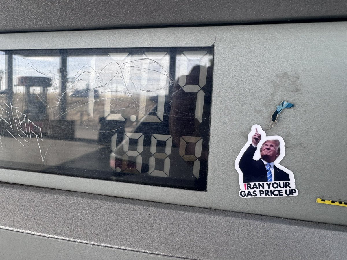 siourisc's tweet photo. @JimBreuer Those stickers do exist https://t.co/1CHxxdKeW5