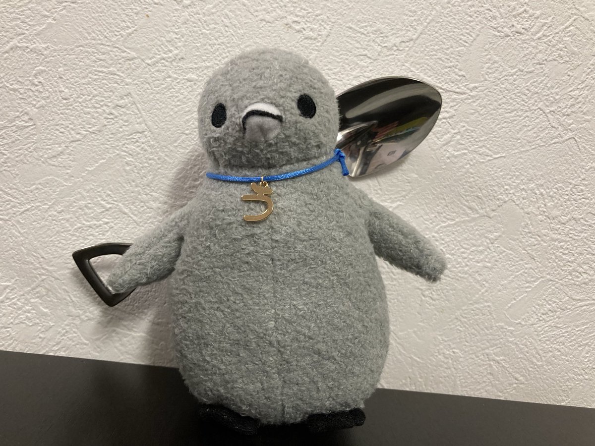 ぼくもレモンかじってちゅっぱい!って顔したら人気でるかな?と真剣なコペンちゃん🐧

うーん🤔どうかなあ?毒舌だからなあ……

🐧：う　る　さ　い‼︎

う、うそでーす😅コペンちゃんは何してもかわいいし人気者ですっ‼︎

🐧：分かればよろしい