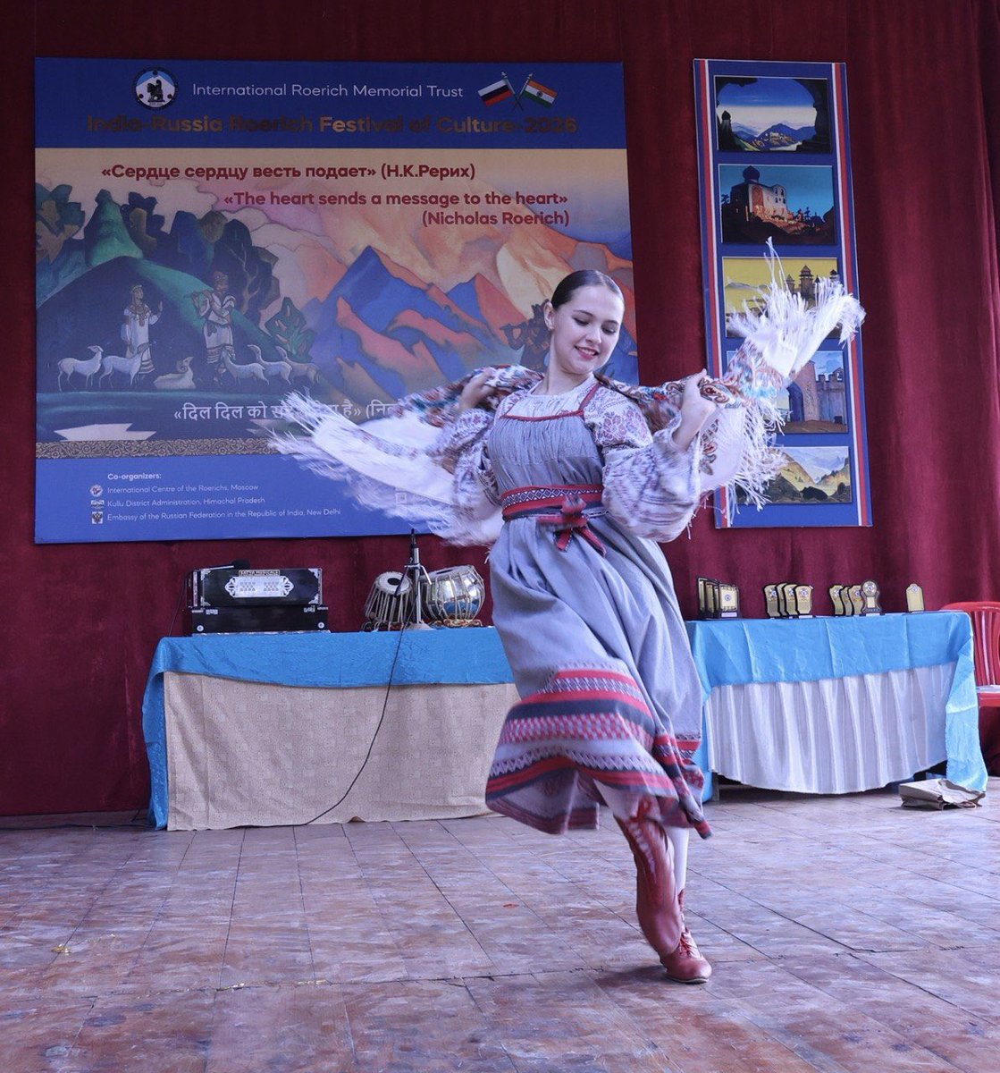 RusEmbIndia's tweet image. 🇷🇺🇮🇳 On May 1, the annual Spring #RussiaIndia Festival of Culture opened at the International Roerich Memorial Trust in #Naggar, #HimachalPradesh.

👉🏻 t.me/RusEmbIndia/15…

#DruzhbaDosti
#Roerichs