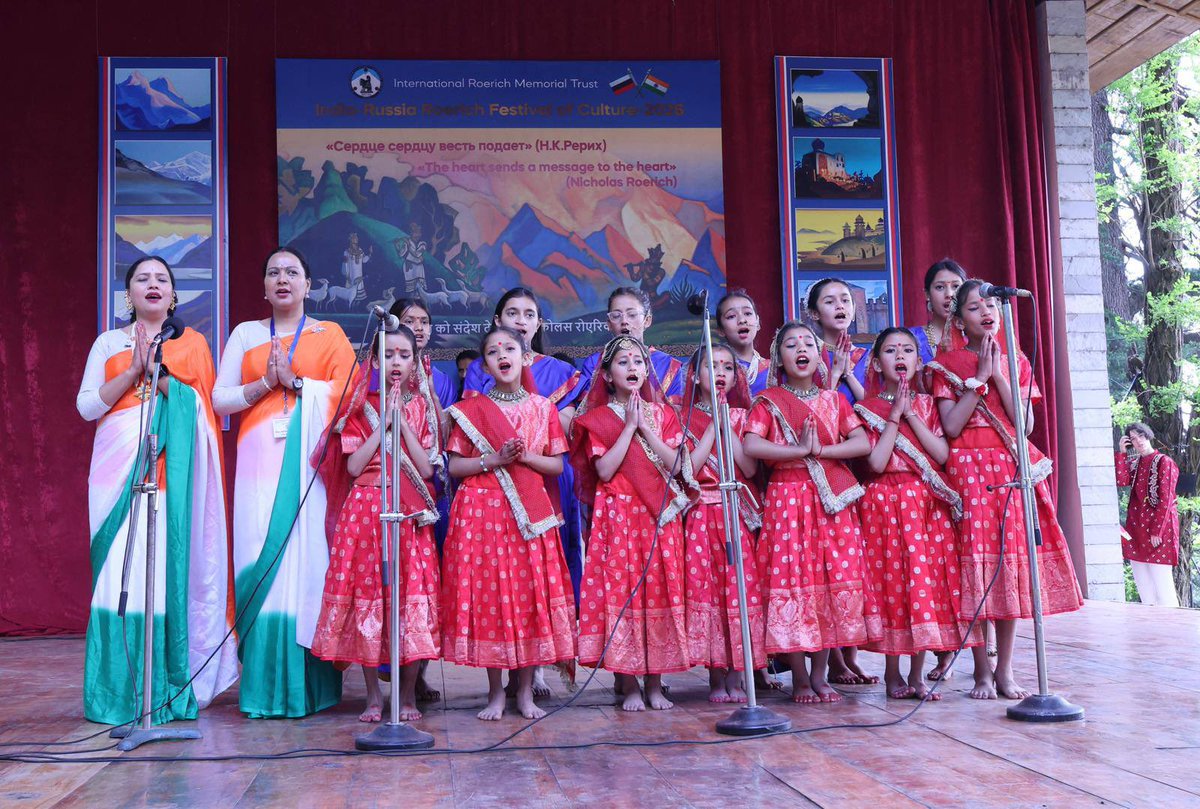 RusEmbIndia's tweet image. 🇷🇺🇮🇳 On May 1, the annual Spring #RussiaIndia Festival of Culture opened at the International Roerich Memorial Trust in #Naggar, #HimachalPradesh.

👉🏻 t.me/RusEmbIndia/15…

#DruzhbaDosti
#Roerichs