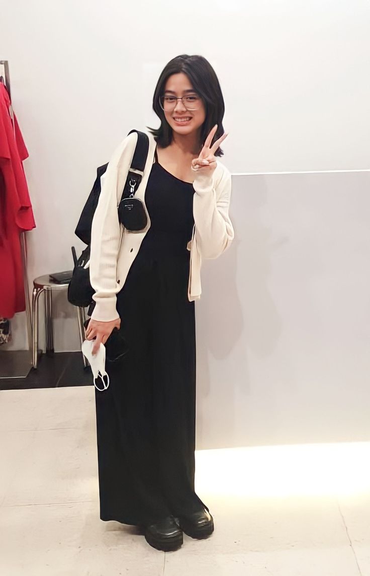 devi sandria tweet media