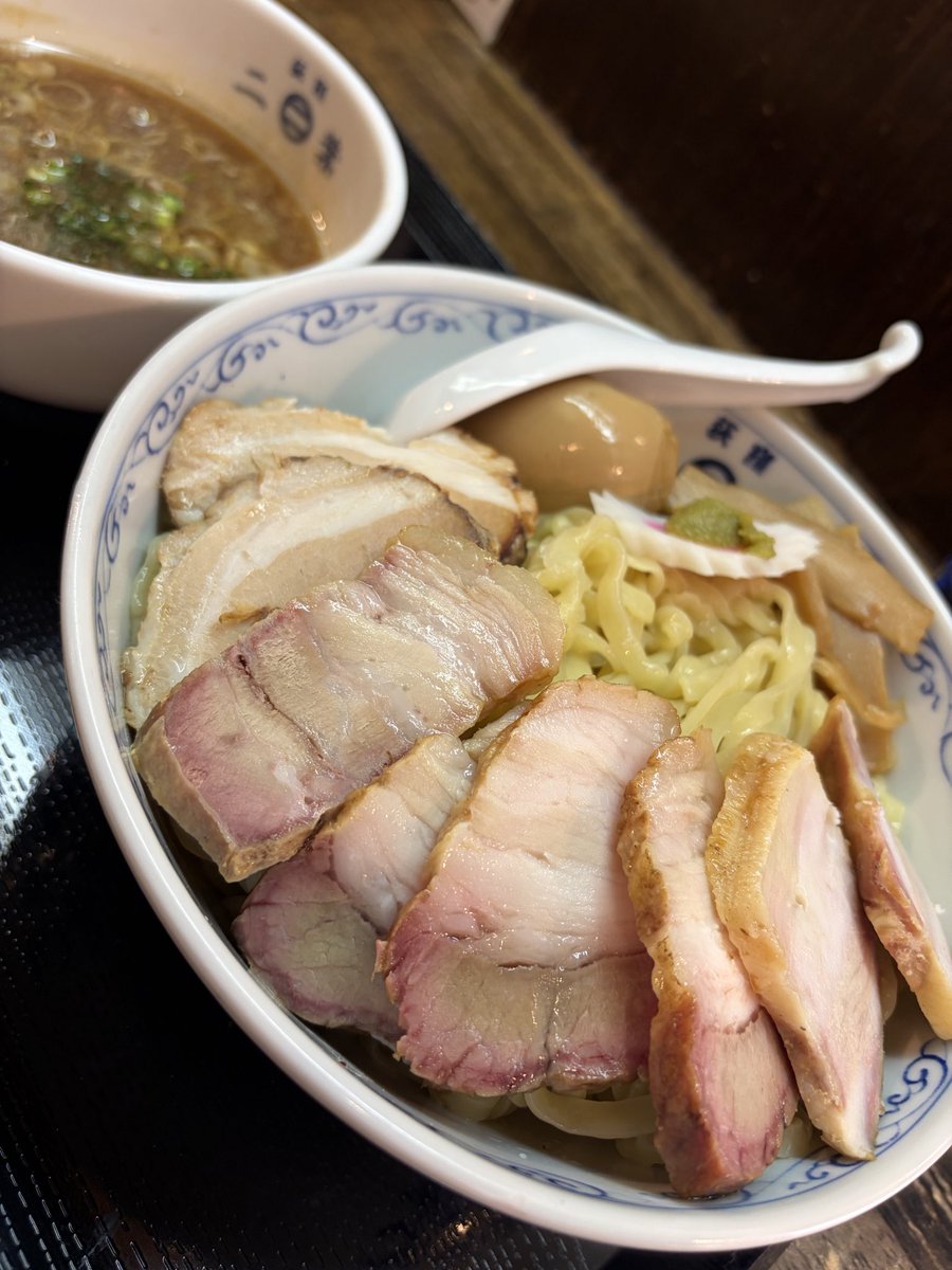 Muaythaigorilla's tweet photo. 昔はこの倍以上食ってたなーと思いながら完食したけどまだ倍食えそう笑
#荻窪
#二葉 https://t.co/En0fdoLSSc