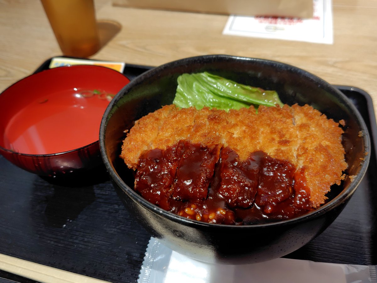 らずべり tweet media