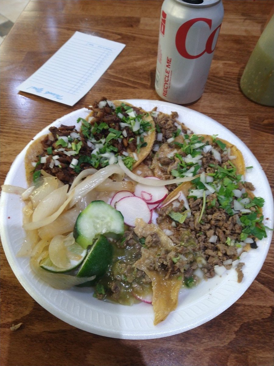 cambizes's tweet photo. Los famosos taquitos de la west. https://t.co/DynasZ5e6x