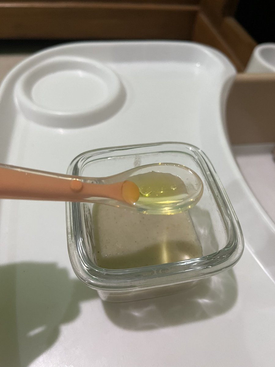 GemarDWNT's tweet photo. NEW MOM, CATET ‼️
Kebutuhan lemak tambahan saat MPASI
6 - 8 bulan : 2,5ml perkali makan
9 - 11 bulan : 5ml perkali makan
12 - 23 bulan : 7,5ml perkali makan
Lemak tambahan PENTING untuk perkembangan otak bayi✨￼ https://t.co/UsjjKyYXiC