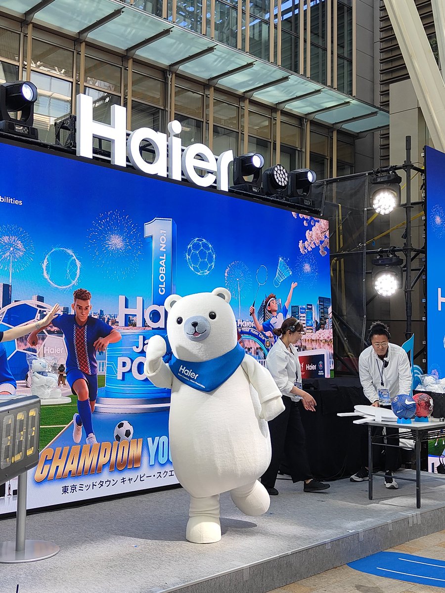 yuzz_1207's tweet photo. 東京ミッドタウン キャノピースクエアにて❣️
羽生くんとツーショット💞

#ChampionYourHaierLife
#HaierJapanPOPUPEvent https://t.co/pElyNWz59x