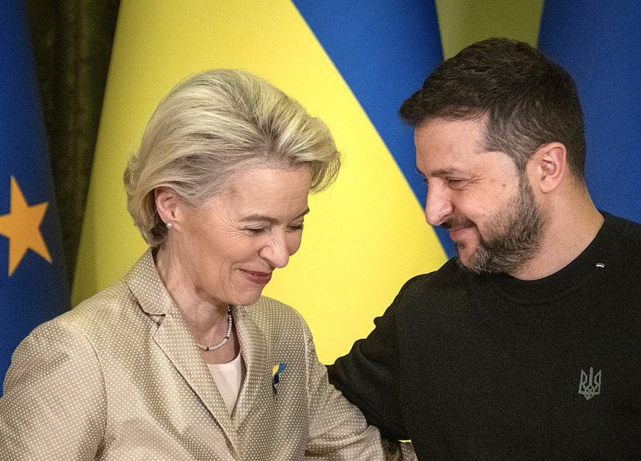 LesPatriotes64's tweet image. ❌Plus un euro pour l’Ukraine !
❌STOP à la guerre mortifère en Ukraine !
❌STOP aux milliards des citoyens européens qui la financent et la nourrissent !

Quand va s'arrêter ce funeste scénario ?
Nous ne serons sauvés que par nous mêmes !
Rejoignez-nous !
les-patriotes.fr/plus-un-euro-p…