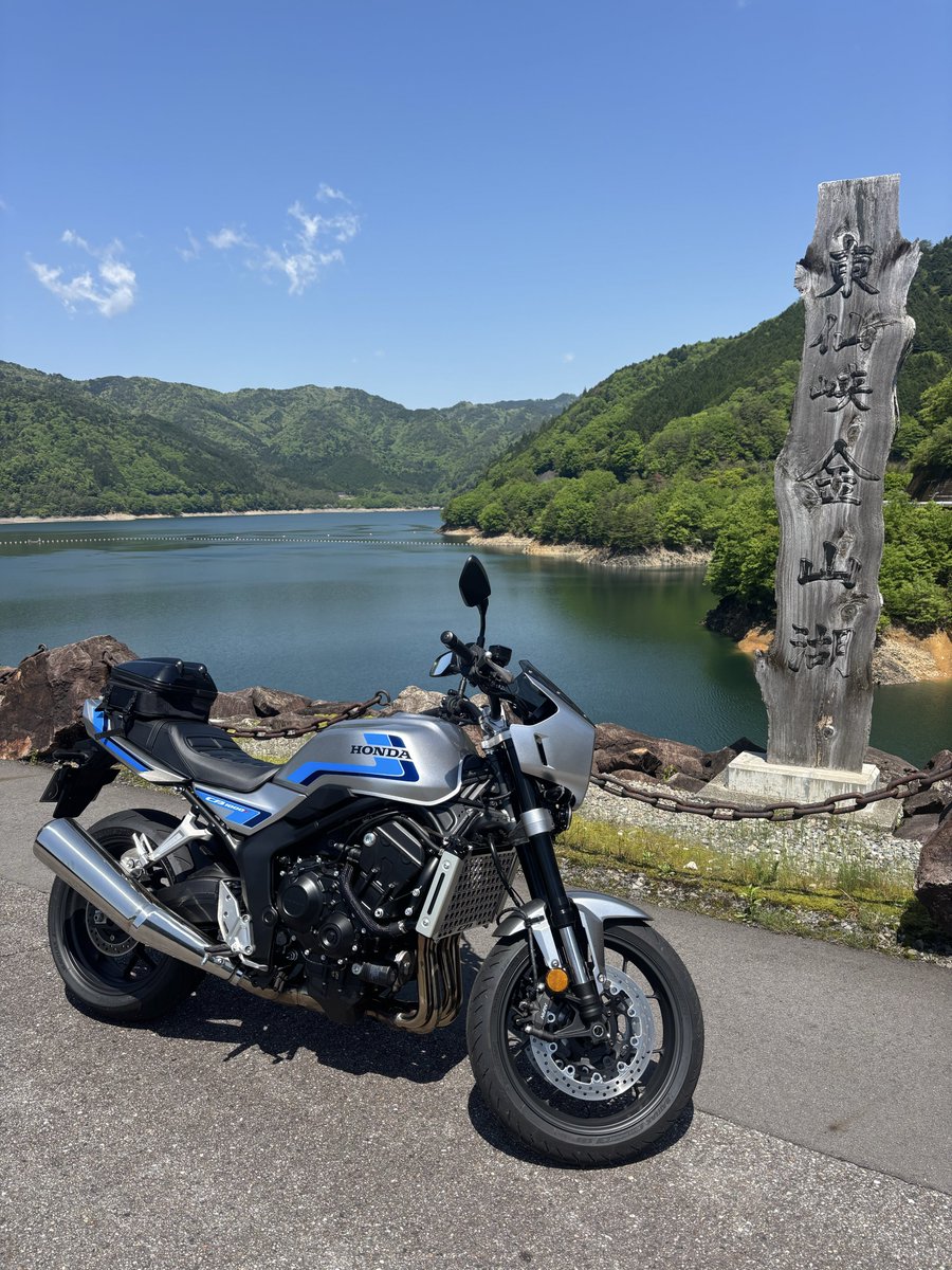 rimorimo333's tweet photo. 職場のみんなと岩屋ダムへツーリング！
天気良くて最高でした☀️ https://t.co/1nms4n4tv8