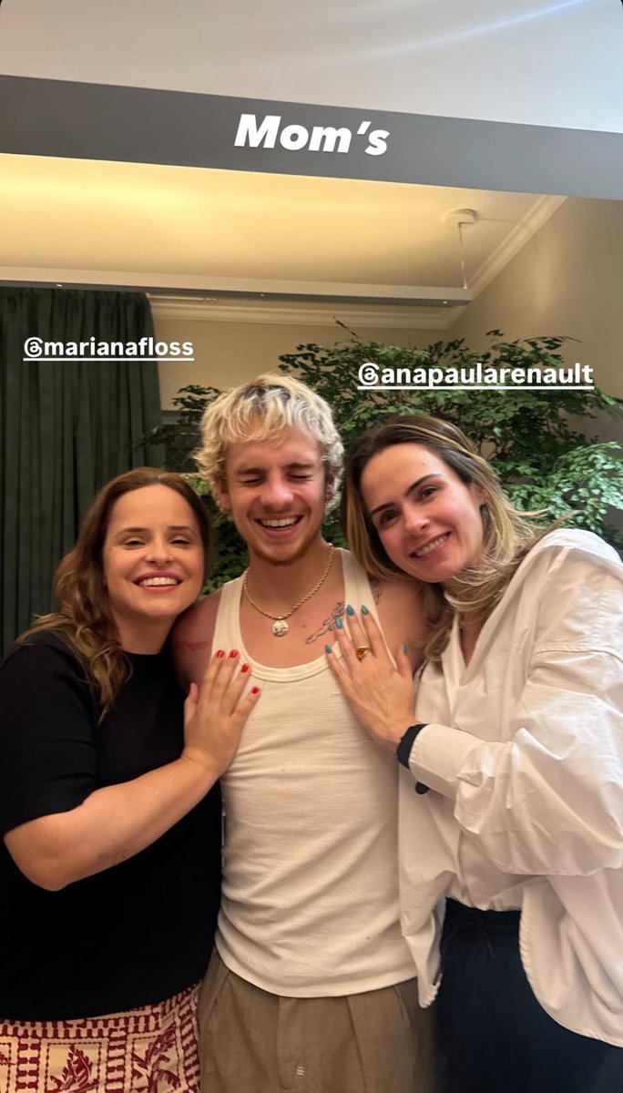o juliano com as duas mães dele 😭♥️