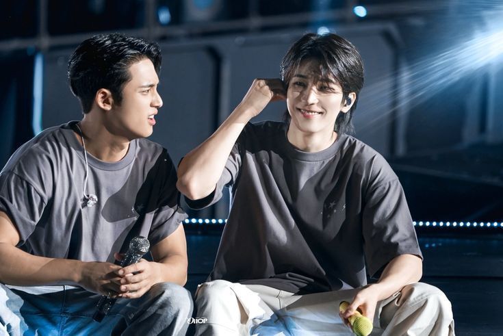 hourlyminwon 💚💜 tweet media