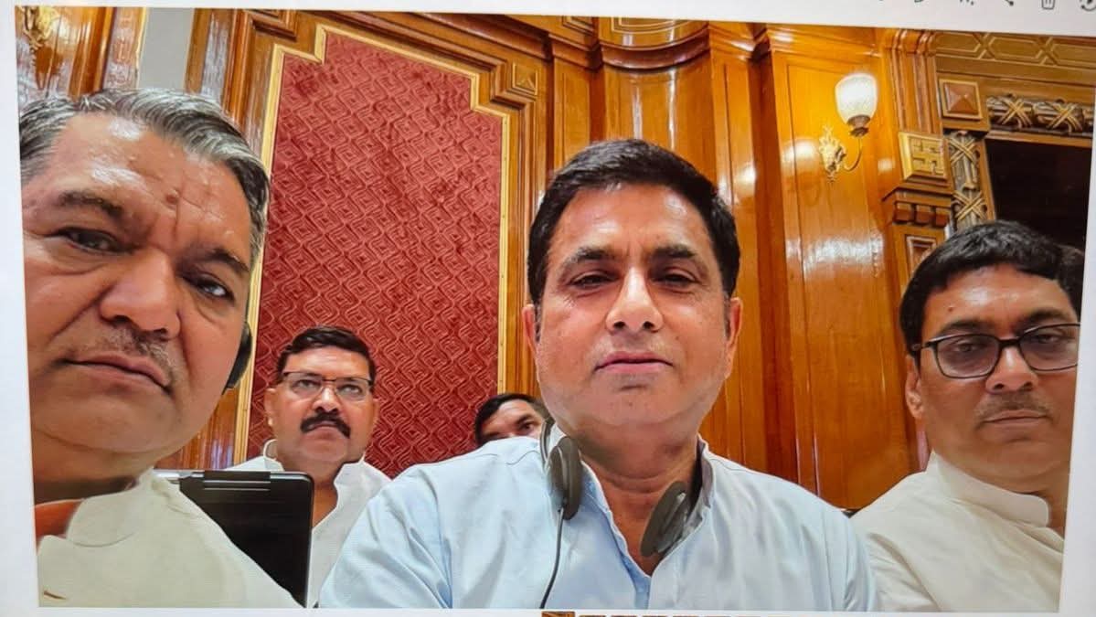 #योगी_सरकार_आपके_द्वार 
आज विधान सभा सत्र में उपस्थित
#PMOIndia #nitinnabin #BJP4IND  #BJPWESTUP  #BJPGovernment #ChiefMinisterOfficeUttarPradesh  #MYogiAdityanath #SunilBansal #PankajChaudhary  #DharampalSingh #satendrashishodia