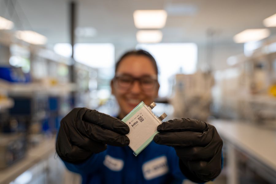 FactorThisMedia's tweet photo. This California battery tech company is close to launching the first large-scale advanced electrolyte facility in the US https://t.co/j5u11aZQq9

#Battery #EnergyStorage #News #DTECH #Renewables https://t.co/ldGyH70Cs9