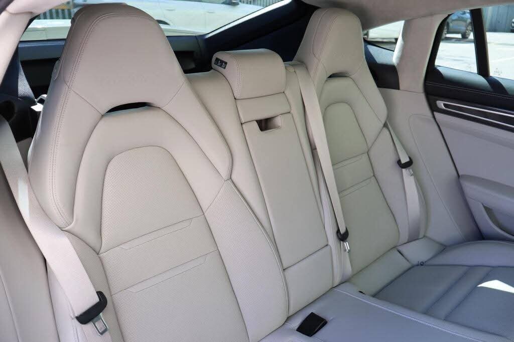 CNairobian1_'s tweet image. 18 way Adaptive sport seats with memory design◼️
Porsche communication management system ◼️
Porsche Traction Management System (PTMS)◼️
Traction control◼️

#porsche #panamera #panameraturbo #turbos