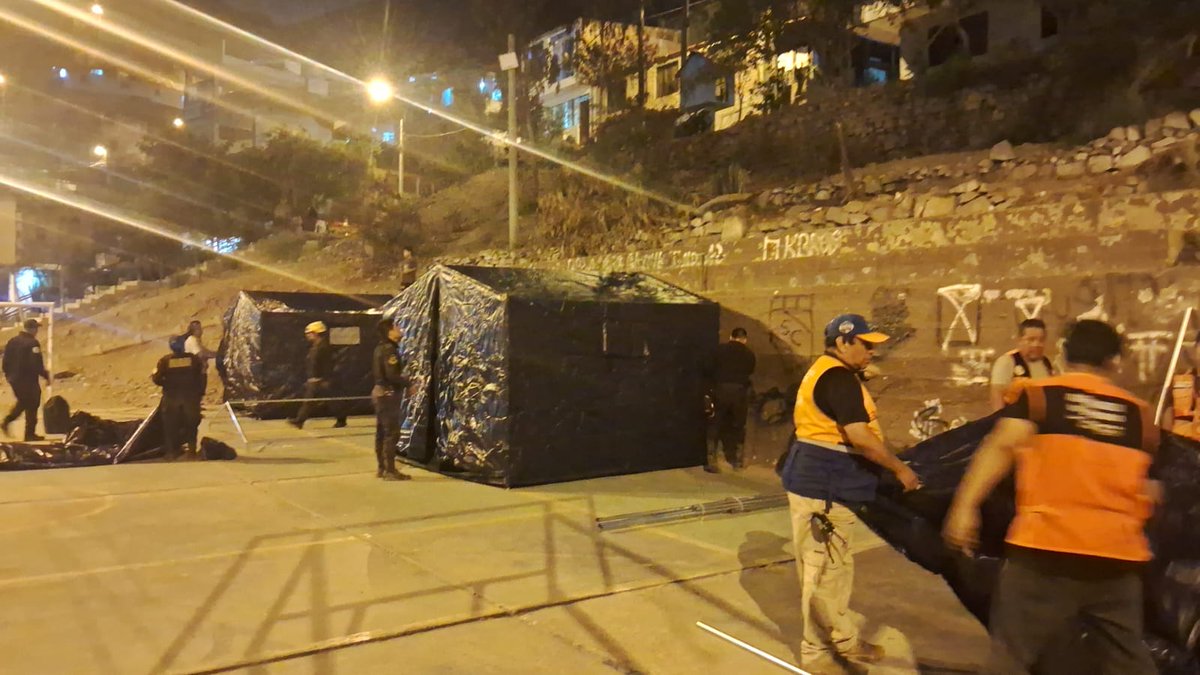 COENPeru's tweet image. 📢 Actualización | Lima: @cgbvpoficial logró extinguir el #IncendioUrbano registrado el 1/5 en el distrito de #Independencia. Gobierno local culminó la #EDAN y coordina la entrega de bienes de ayuda humanitaria para las personas damnificadas, quienes fueron trasladadas a la losa