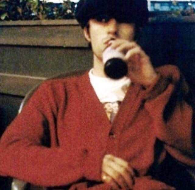 CJBolding's tweet image. I have got a bit of an issue with cardigans. They’re shit aren’t they? (Liam Gallagher)

Cut to Liam wearing a Cardigan 😉
#LiamGallagher