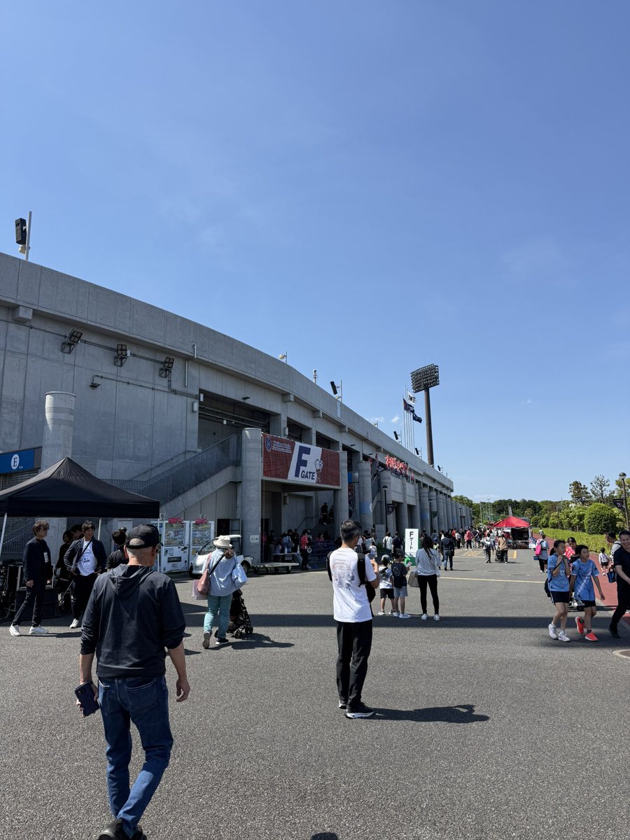 だーて tweet media