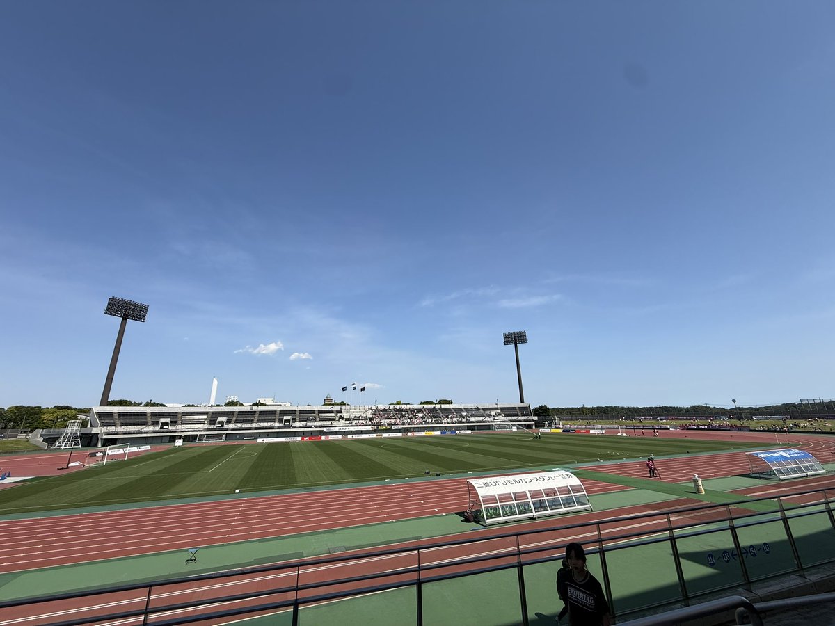 だーて tweet media