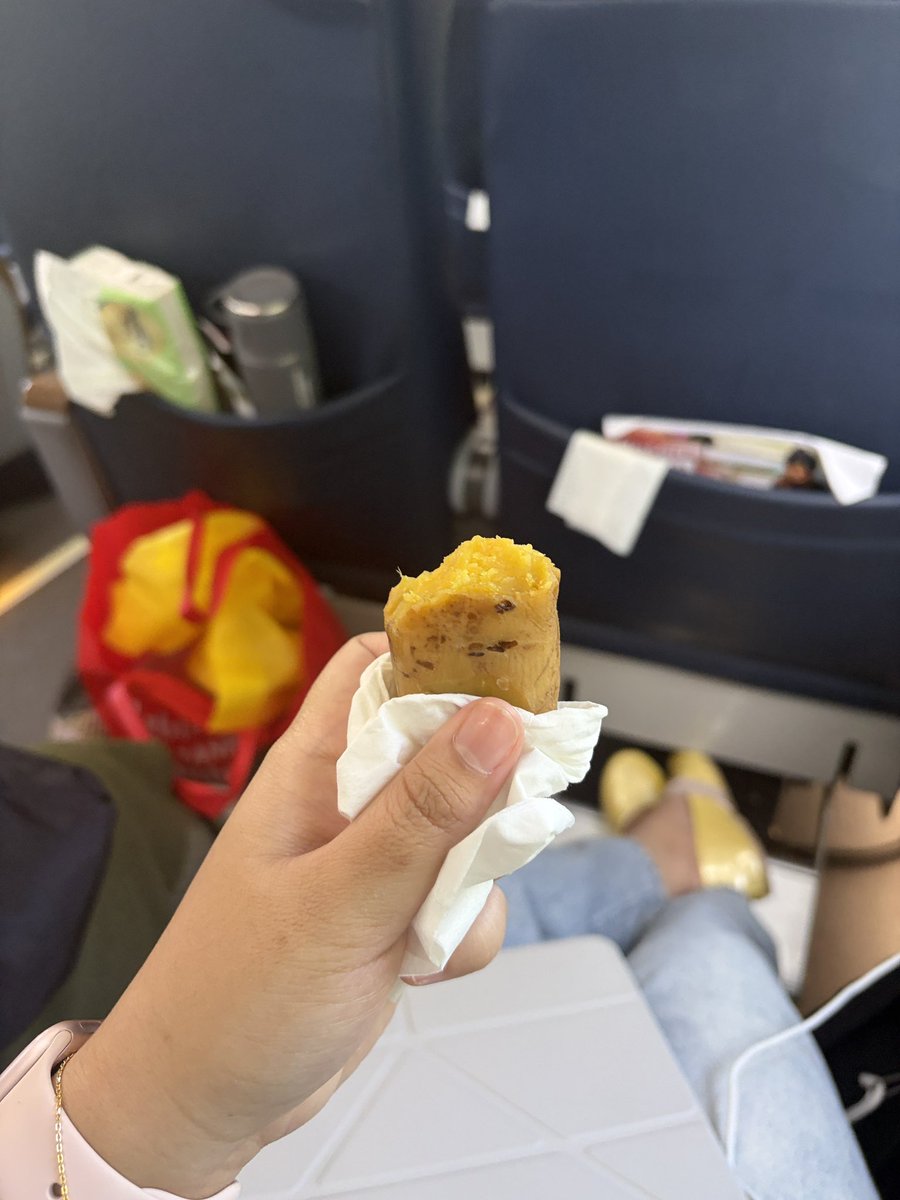 alyanami_'s tweet photo. Update: we are now bestie and she gave me ubi rebus 🥹 https://t.co/lmeib1otE6