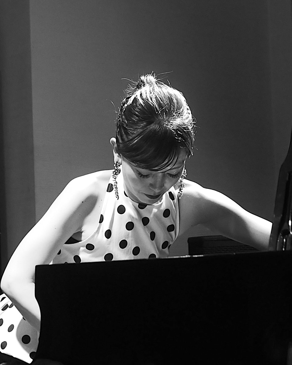 杏梨/𝑨𝒏𝒍𝒊.𝑷𝒇/Pianist&Composer tweet media