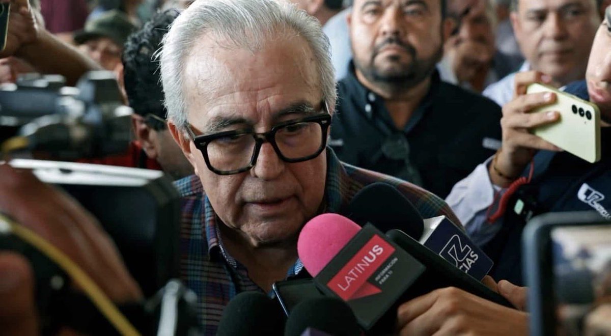 Fercoca's tweet photo. 🚨 Rubén Rocha, gobernador de Sinaloa, solicitará licencia mientras se da el proceso en su contra 🚨 https://t.co/p8krIE0s8K