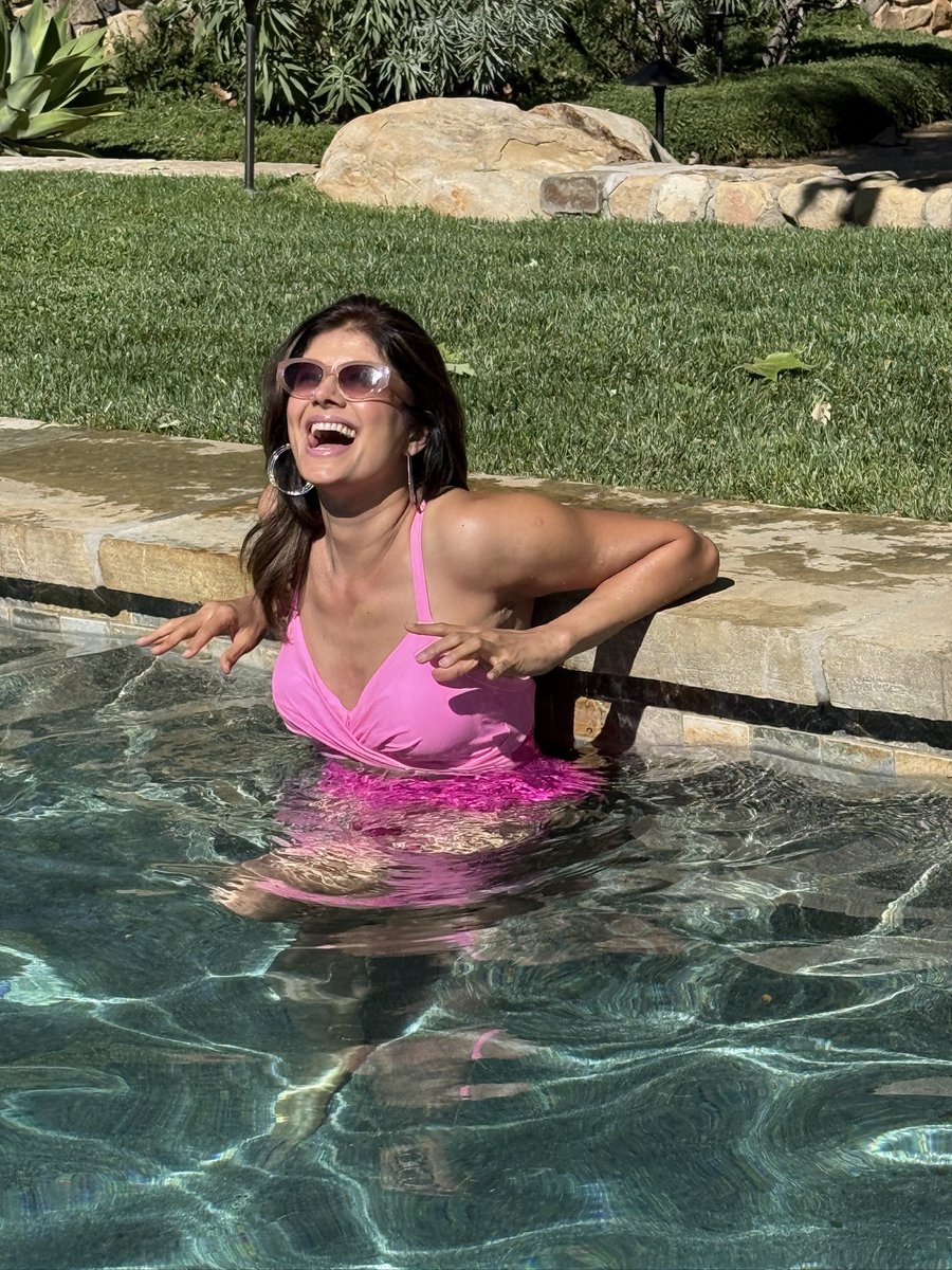 iampoojabatra's tweet image. #Summertime 🩵🩷