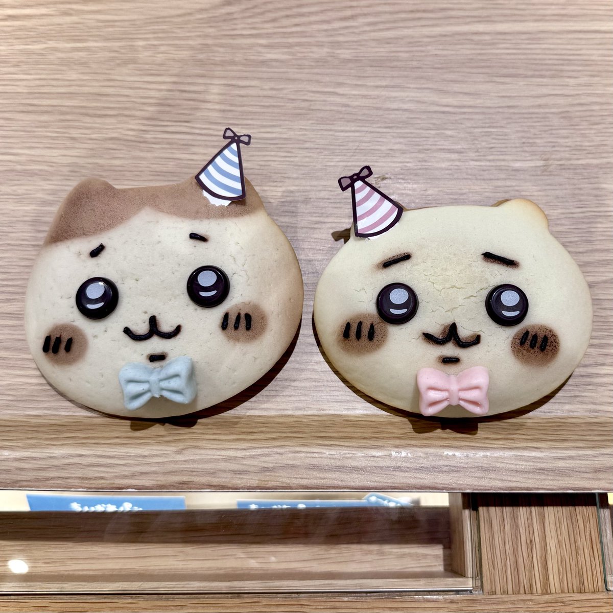 noumenhanako's tweet photo. 昨日はベーカリーでハピバちい活🎉
豪華パンは売り切れで買えなかったけどお誕生日パンも新動画もノベルティも可愛くて幸せでござった

 #ちいかわベーカリ���
#ちいかわ生誕祭
#ハチワレ生誕祭
#ちいかわ生誕祭2026 https://t.co/zQegQCxdNS