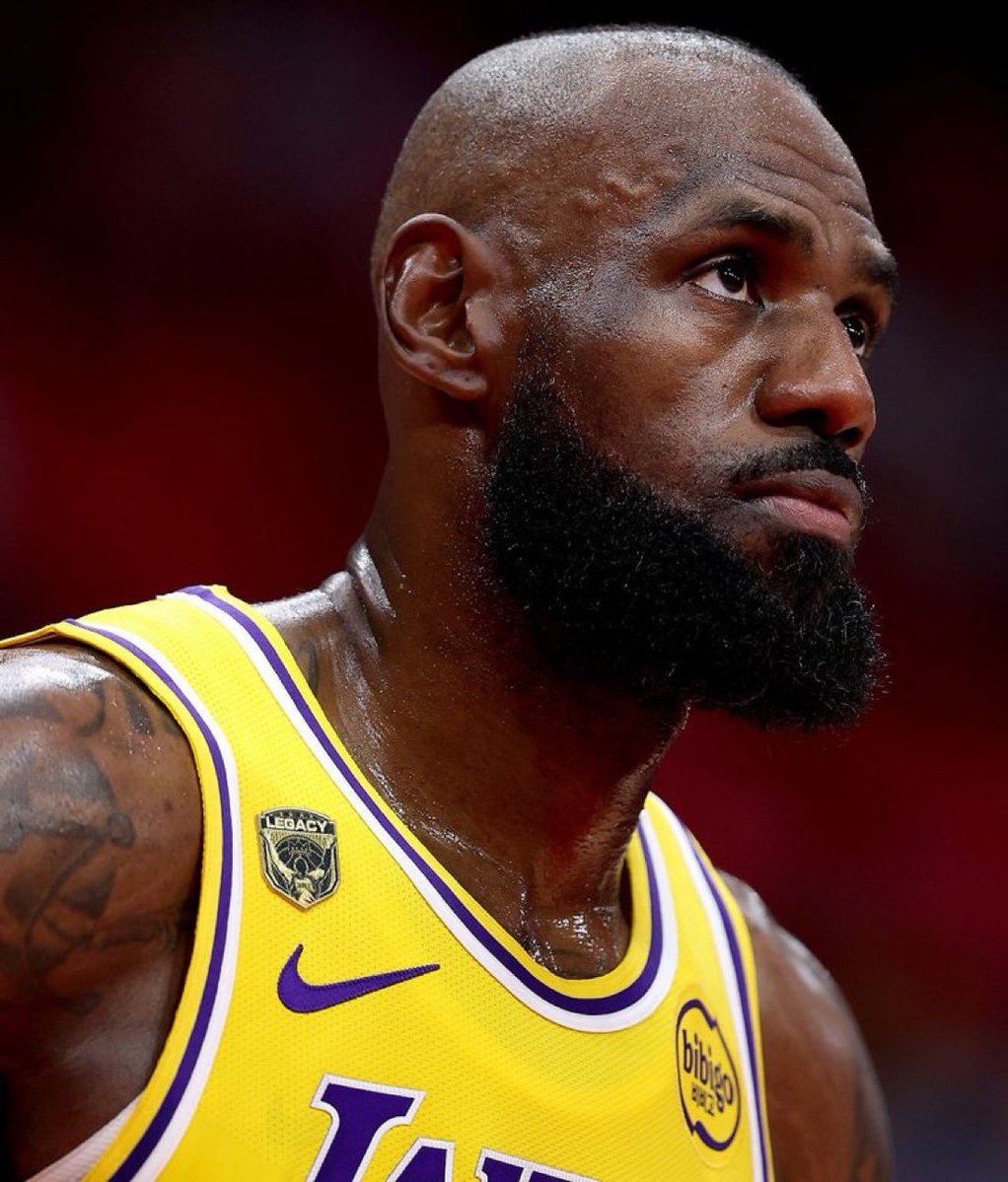 Witness King James tweet media